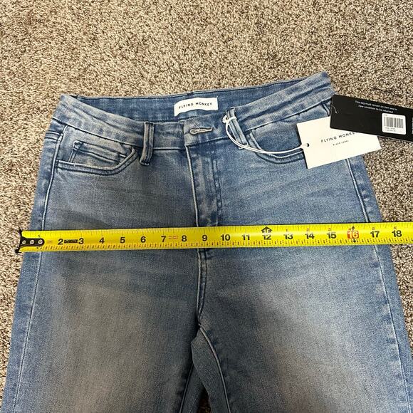 FLYING MONKEY Women's Frayed Hem Straight Leg Jeans Size 28 In Light Blue - Picture 13 of 16